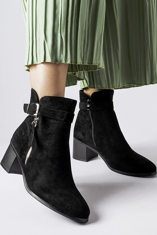 Melni puszābaki ar zemu papēžu Bédard