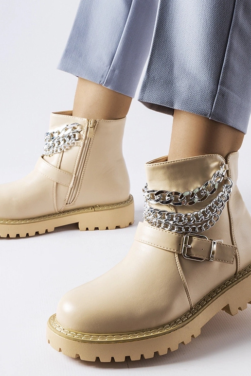 Bēši puszābaki ar dekoratīvām ķēdītēm...