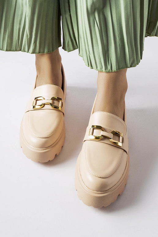 Bēši sieviešu klaipi, dekorēti ar...