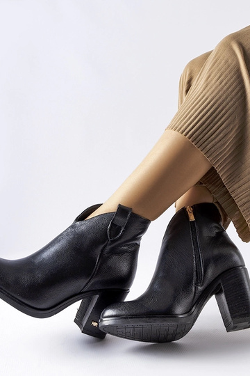 Melni ādas ziemas zābaki,... 2