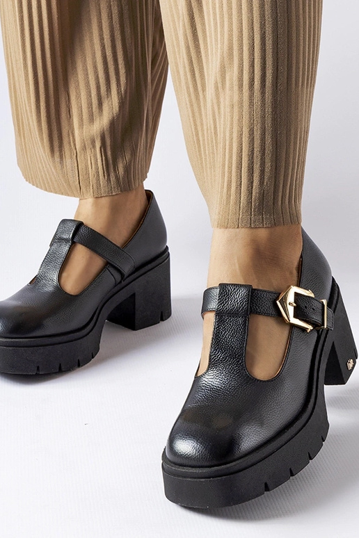 Melni ādas puszābaki, „Karino"