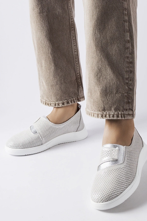 Ethels Sudraba perforētas ādas kedas