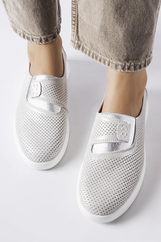 Ethels Sudraba perforētas ādas kedas