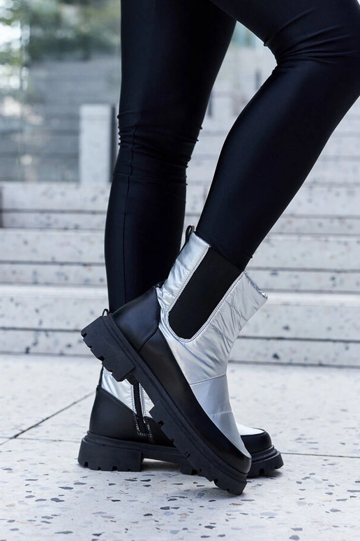 Melni ziemas zābaciņi no mākslīgā...