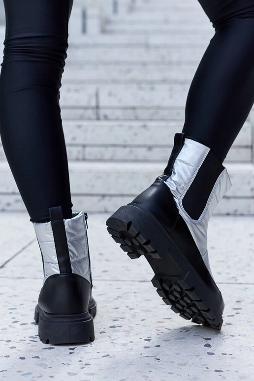 Melni ziemas zābaciņi no mākslīgā...