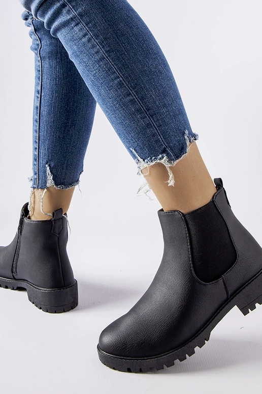 Melni klasiskie brīvā laika zābaki no...