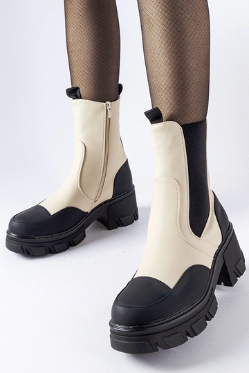 Bēša un melna Mafalda...