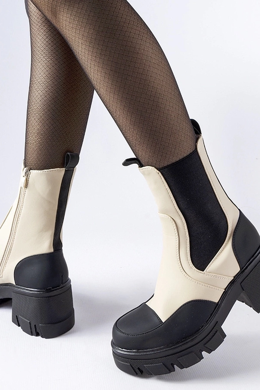 Bēša un melna Mafalda uzvelkami kupli...