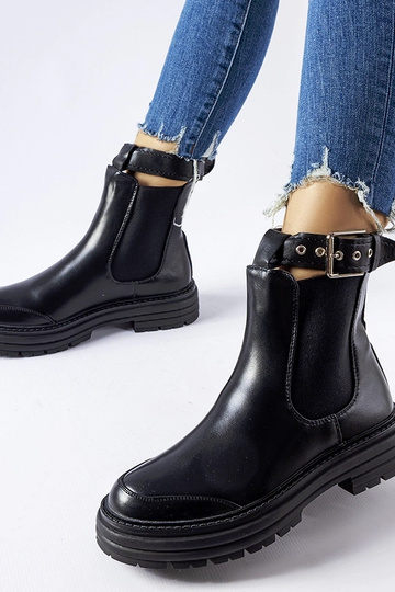 Melni puszābaki ar...