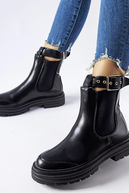 Melni puszābaki ar dekoratīvu aizdari...