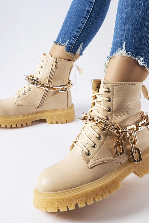 Bēši boulinga ķēdes zābaki