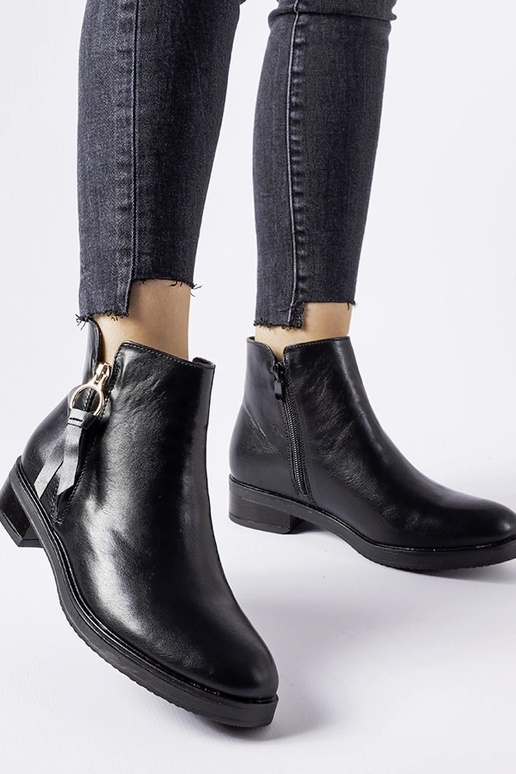 Melni izolēti klasiski Corciano...