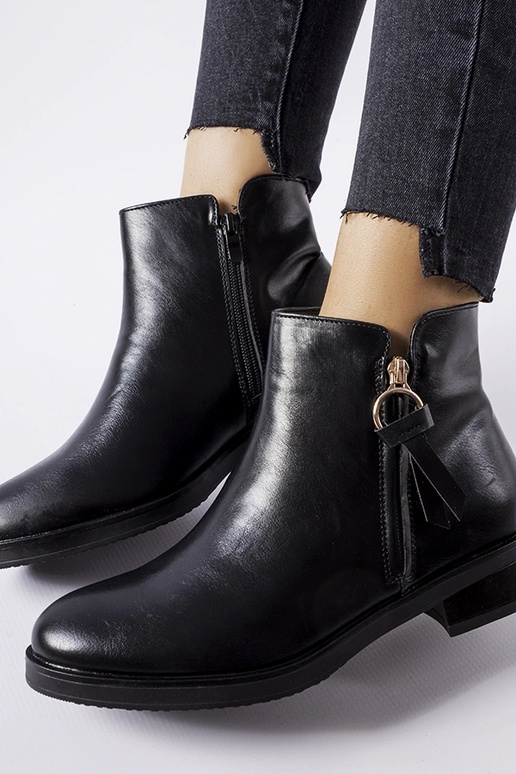 Melni izolēti klasiski Corciano...