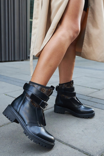 Melni puszābaki ar...