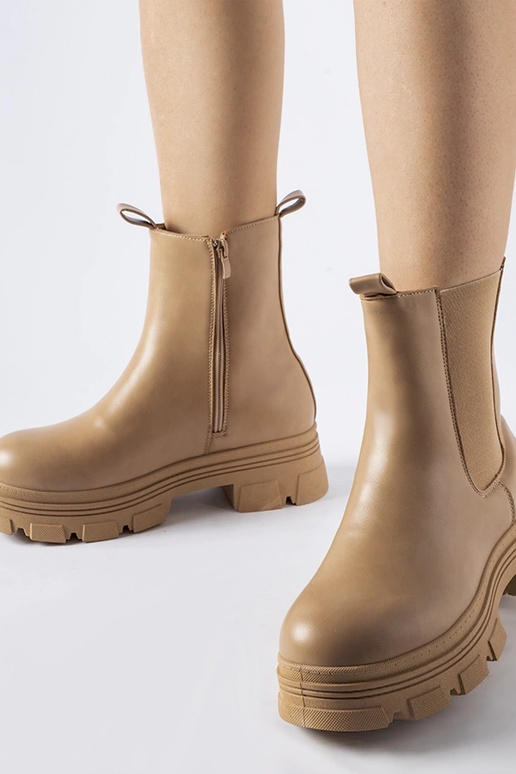 Bēši puszābaki uz Placido platformas