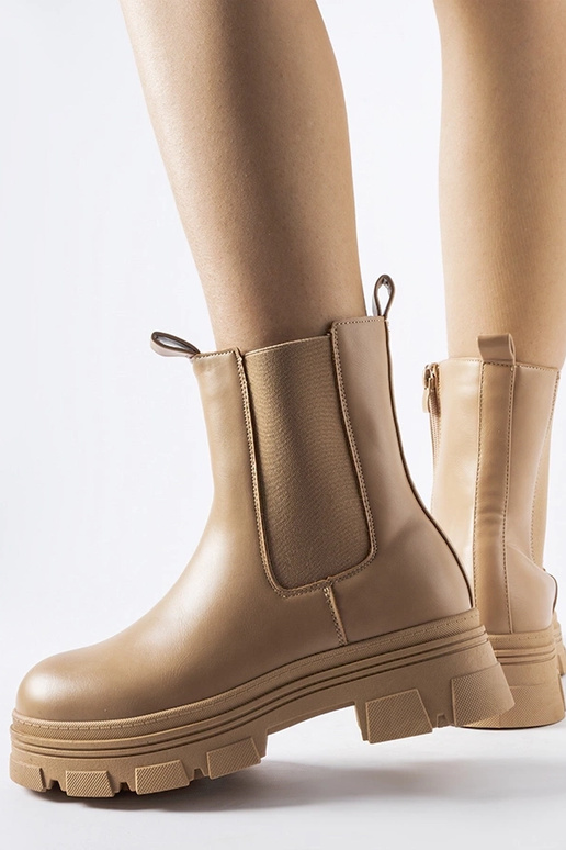 Bēši puszābaki uz Placido platformas