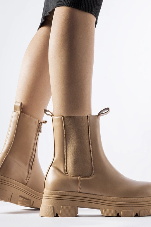 Bēši puszābaki uz Placido platformas