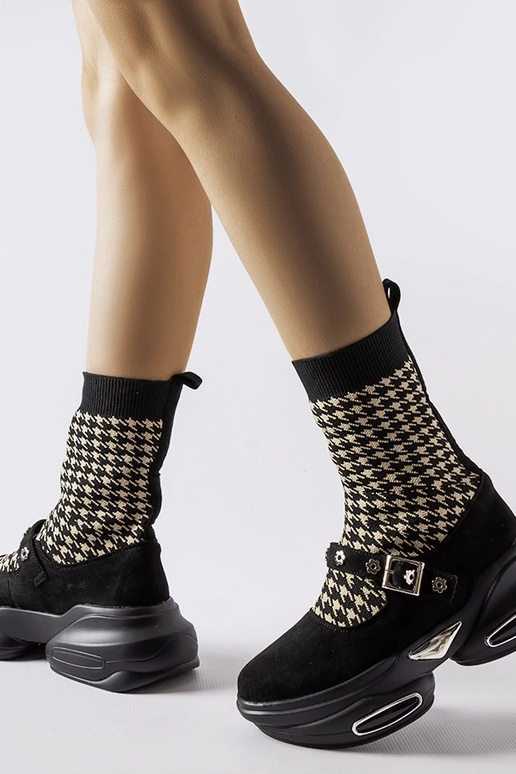 Ivana melnie kurta zoba puszābaki