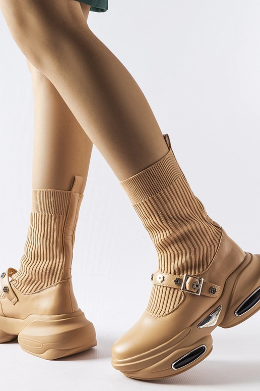 Ivana smilškrāsas zeķu zābaki