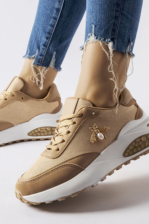 Brūnas un baltas kedas ar dekoratīvu...