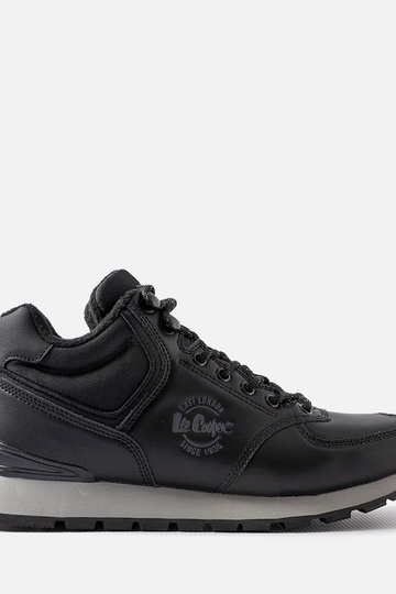 Melni siltie zābaki, „Lee...