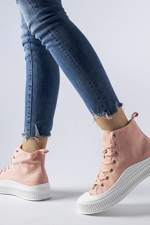 Rozā augsti zābaki uz platformas,...