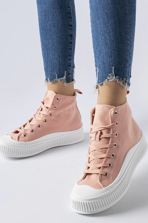 Rozā augsti zābaki uz platformas,...