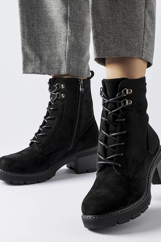 Melni šņorzābaki Clementina