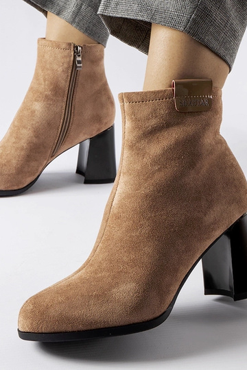 Smilšu krāsas eleganti...