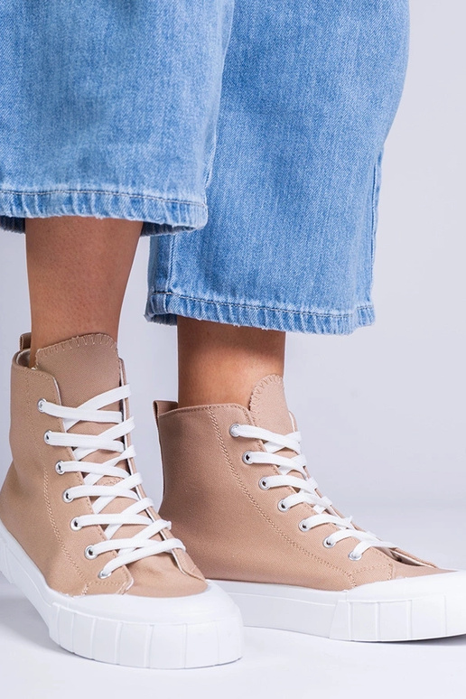 Brūni zābaki virs potītes, „Citta"