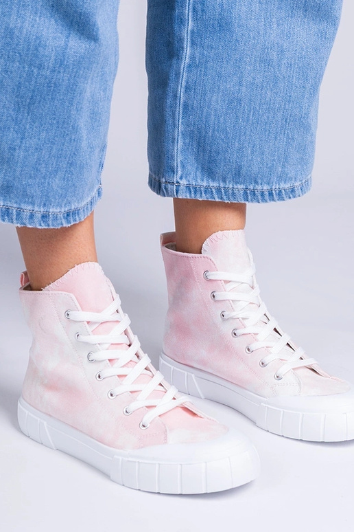 Rozā zābaki virs potītes, „Citta"