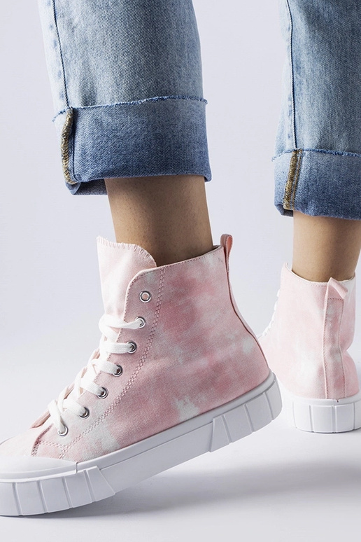 Rozā zābaki virs potītes, „Citta"