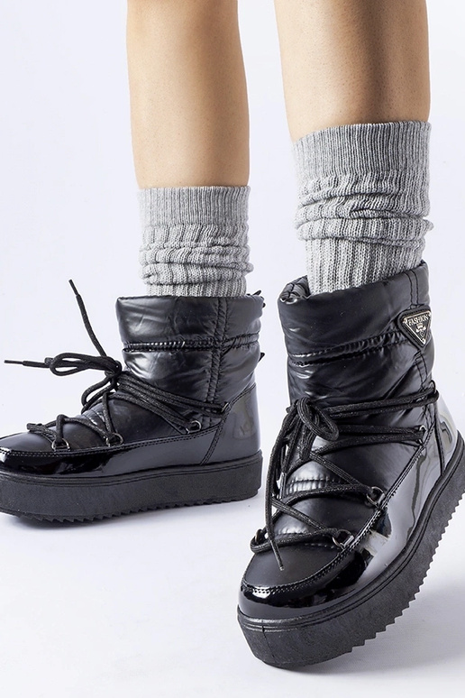 Melni izolēti sniega zābaki ar gumiju...