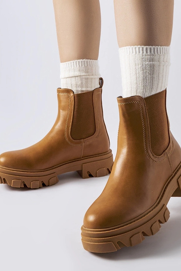 Brūni iebāžamie masīvie...