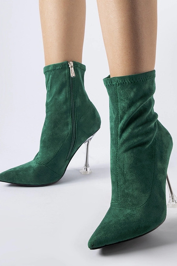 zaļi zābaki ar dekoratīvu...