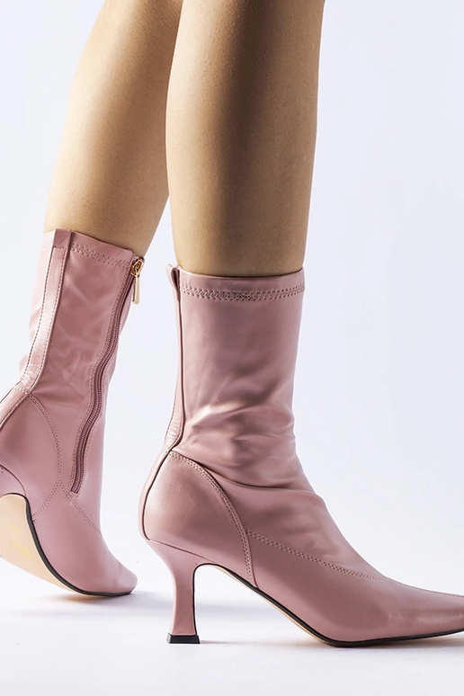 Rozā zempapēžu puszābaki Luisella