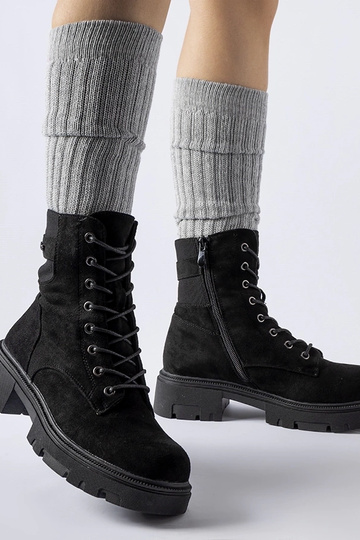 Melni maigi izolēti...