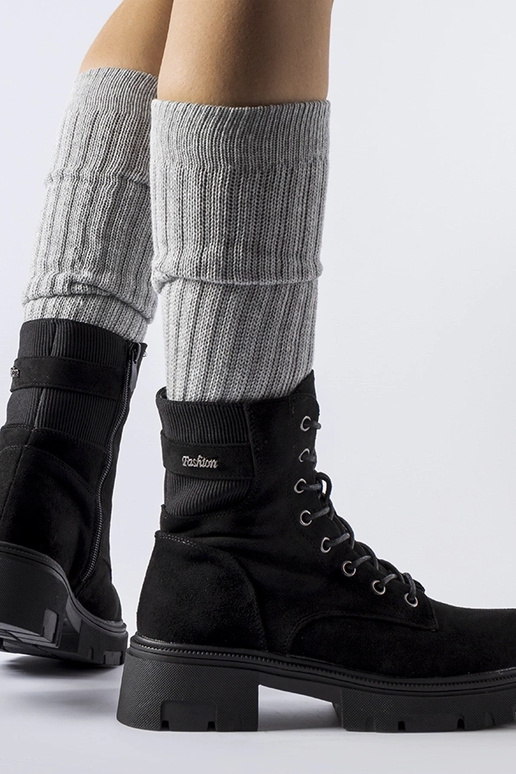 Melni maigi izolēti mākslīgā zamša...