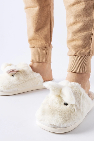 Baltas siltas čības ar...