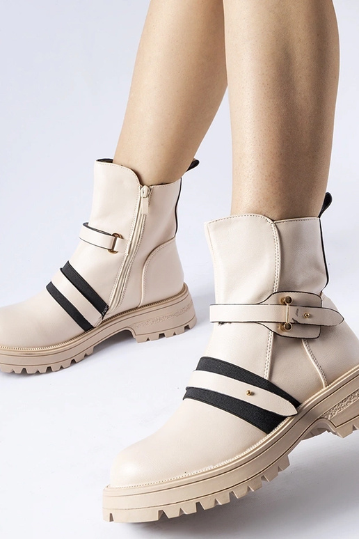 Bēši izolēti zābaki Laderoute