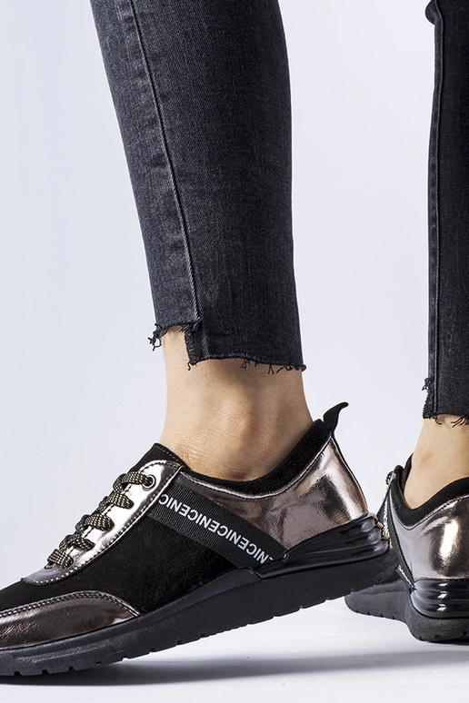 Castelfidardo melnas un pelēkas ādas...