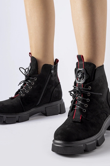 Melni zābaki ar sarkanu...