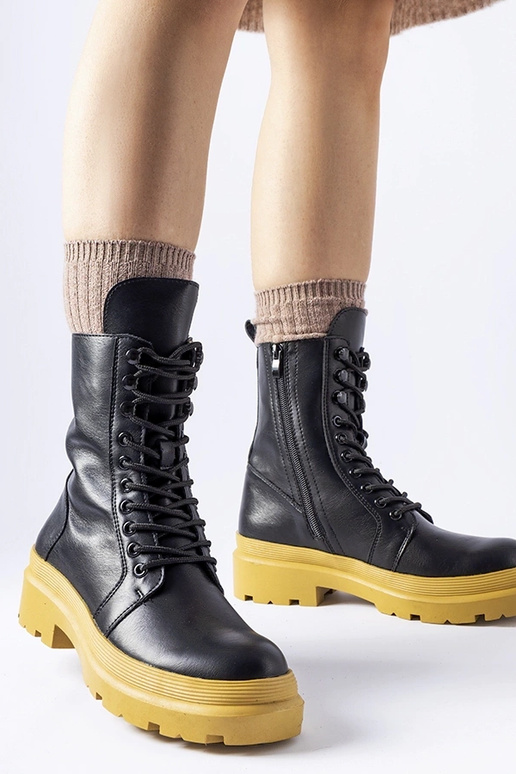 Quennie melni darba apavi uz...