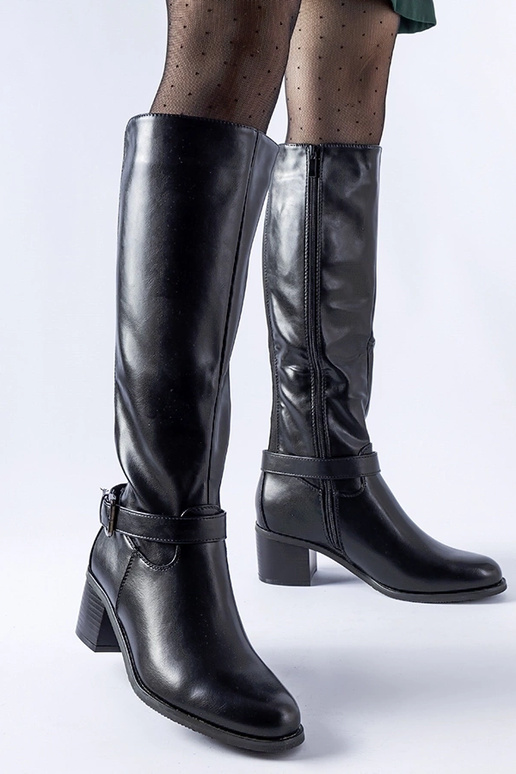 Melni zābaki ar dekoratīvu sprādzi...