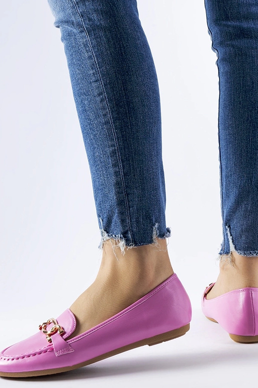 Rozā loaferi, kas dekorēti ar Gaston...