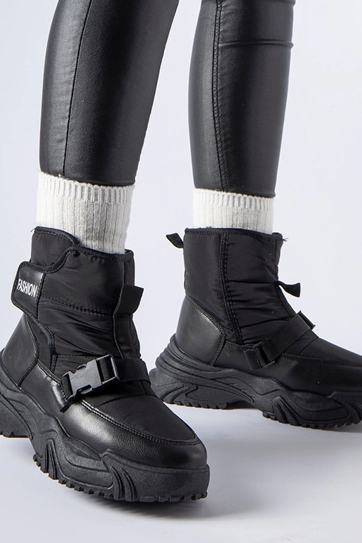 Melni izolēti sniega zābaki ar Velcro...