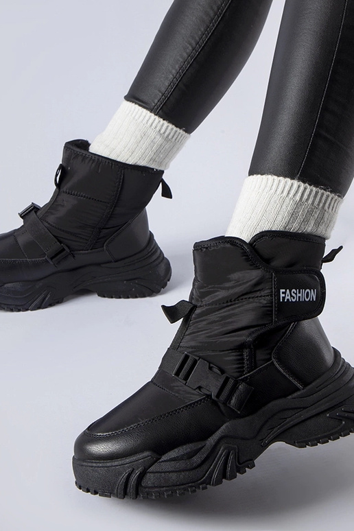 Melni izolēti sniega zābaki ar Velcro...