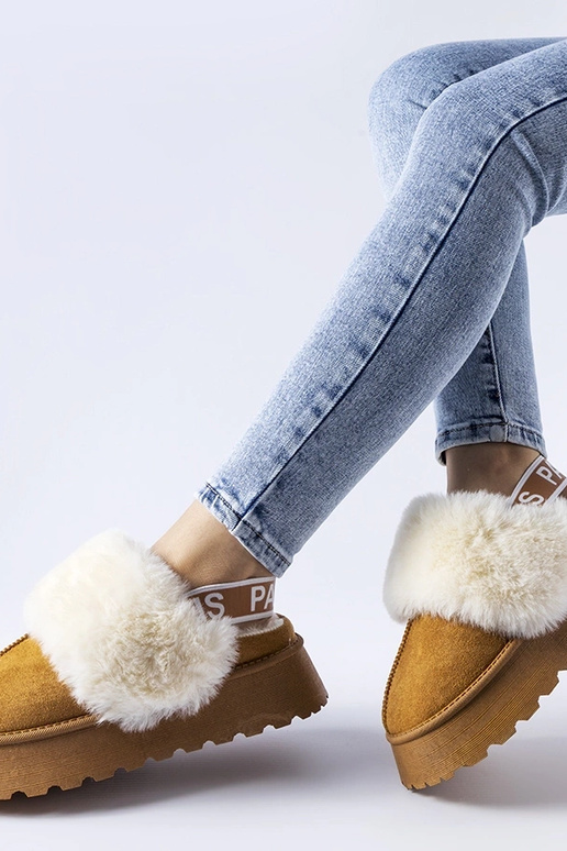 Brūnas čības ar elastīgu un gaišu...