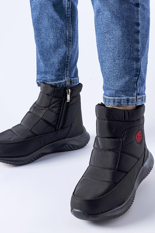 Melni īsi izolēti sniega zābaki Chesnut