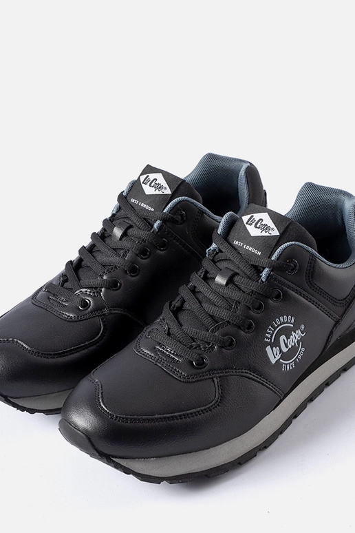 Melni vīriešu Lee Cooper apavi...